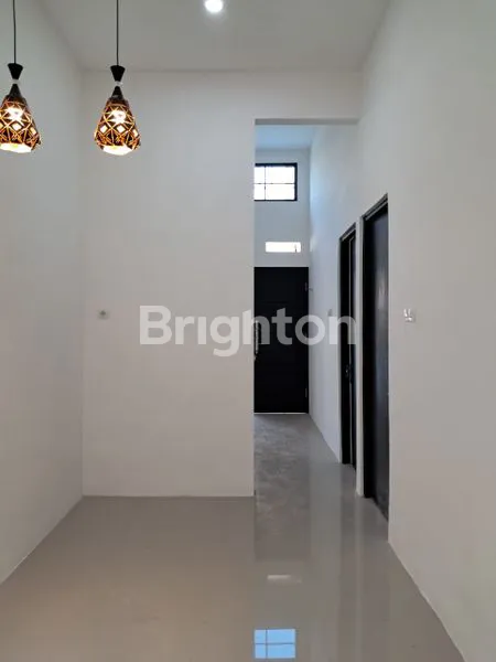 image RUMAH BARU SIAP HUNI KONSEP VILLA ELEGAN  (3)