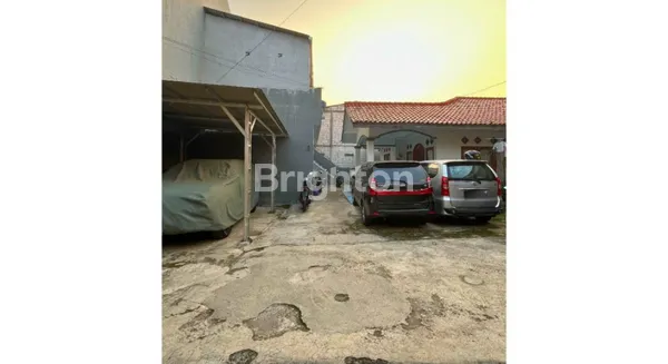 image RUMAH BONUS KOS 5 PINTU LOKASI CONDET JAKARTA TIMUR (3)
