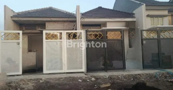 image RUMAH BARU GRAHA GUNUNG ANYAR TAMBAK (1)