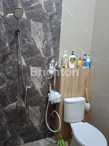 image RUMAH 2 LANTAI SIAP HUNI PERUMNAS DEPOK TIMUR (7)