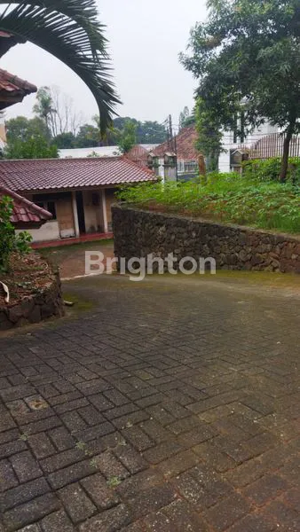 RUMAH KLASIK BEBAS BANJIR TANAH LUAS DI PONDOK LABU JAKARTA SELATAN