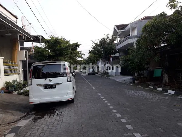 image RUMAH STRATEGIS DI KOMPLEK PERUMAHAN SEMARANG BARAT (4)