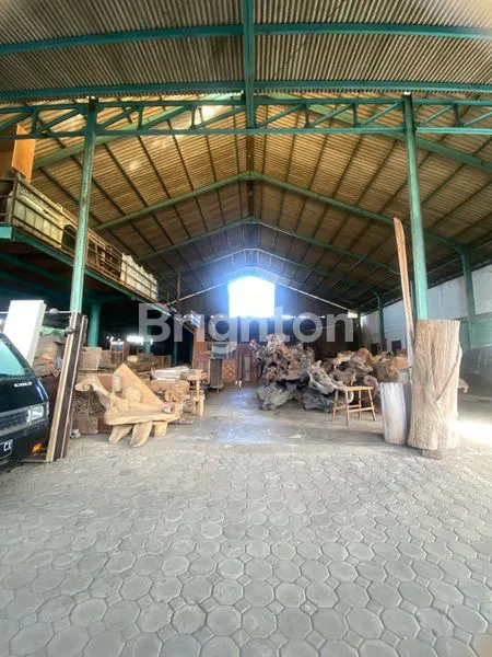 GUDANG PREMIUM & RUKO 2 LANTAI DI JL RAYA KUTA - LT 4500M²