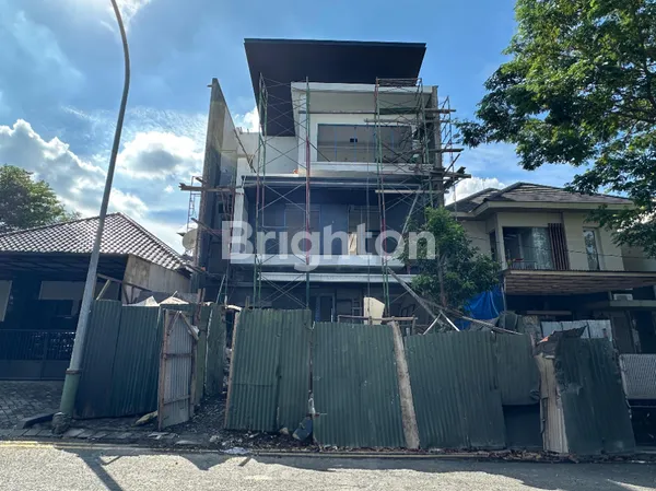 image RUMAH MINIMALIS SIAP HUNI 3 LANTAI CITRALAND DEKAT GWALK, GRAHA DAN PAKUWON INDAH (1)