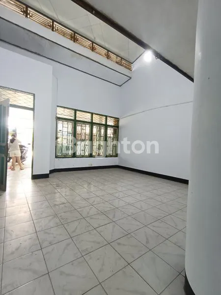 image RUMAH DI ALIANYANG SINGKAWANG  (3)