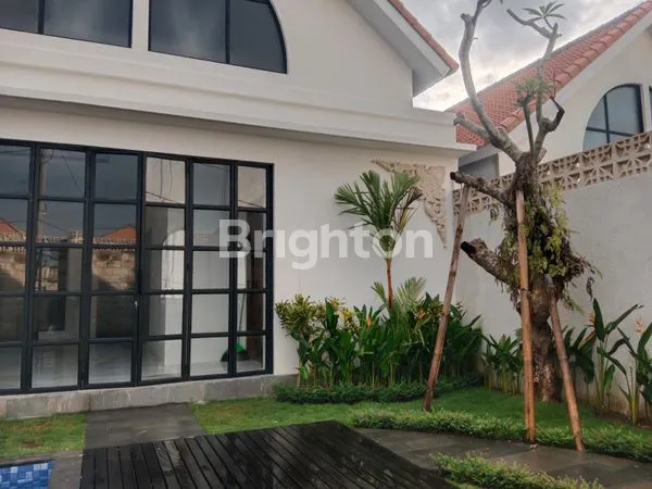image VILLA MODERN 1 LANTAI DISEWA DI CANGGU, POOL DAN GARDEN VIEW (1)