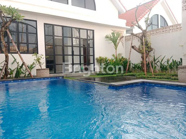 image VILLA MODERN 1 LANTAI DISEWA DI CANGGU, POOL DAN GARDEN VIEW (3)