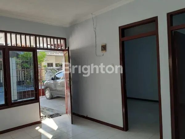 image RUMAH DARMO BELAKANG PAPAYA MAYJEND YOEWONO HR MUHAMMAD MAYJEND SUNGKONO DARMO PERMAI PUNCAK PERMAI SIMPANG DARMO PERMAI UTARA SELATAN SDPS SDPU (2)