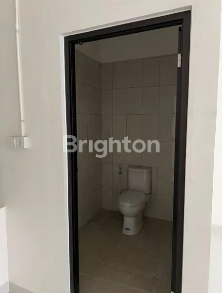 image  RUKO PINGGIR JALAN, SISA SATU UNIT  (5)