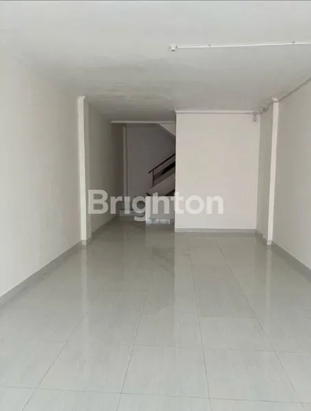 image  RUKO PINGGIR JALAN, SISA SATU UNIT  (4)