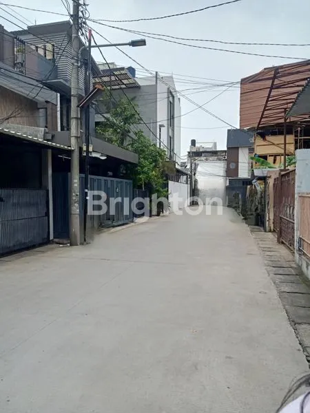 image RUMAH BARU 3 LANTAI DI KEPA DURI JAKARTA BARAT  (4)