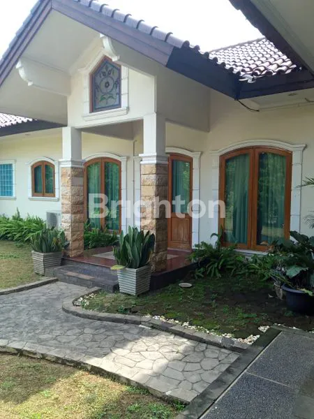 image RUMAH MEWAH DI KEMANG PRATAMA BEKASI (2)