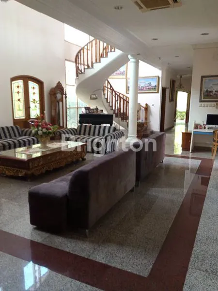 image RUMAH MEWAH DI KEMANG PRATAMA BEKASI (5)