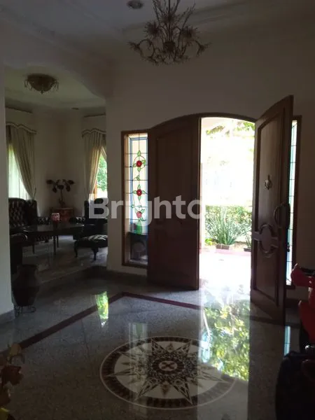 image RUMAH MEWAH DI KEMANG PRATAMA BEKASI (8)