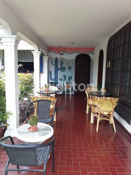 RUMAH MEWAH SIAP HUNI DI TAMAN MINI JAKARTA TIMUR