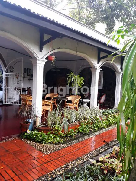 image RUMAH MEWAH SIAP HUNI DI TAMAN MINI JAKARTA TIMUR (3)