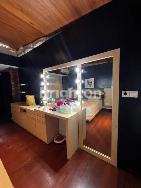 image RUMAH HOOK SEWA JANGKA PANJANG DENGAN ORNAMEN KAYU DI RENON (6)