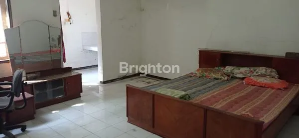 image RUMAH HITUNG TANAH DI MANYAR INDAH SURABAYA TIMUR. DEKAT PETRA MANYAR, GALAXY MALL, PUSAT KOTA, RAYA MERR. (7)