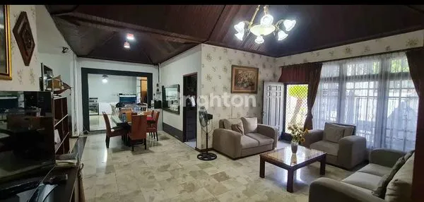 image RUMAH DI TENGAH KOTA (3)