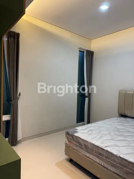 image RUMAH 2 LANTAI FULLY FURNISHED MINIMALIS MODERN DENGAN PAGAR TEMBOK & PINTU GERBANG BAJA (2)