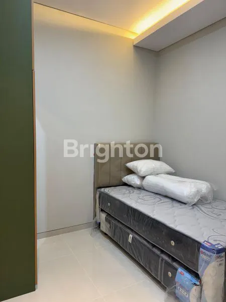 image RUMAH 2 LANTAI FULLY FURNISHED MINIMALIS MODERN DENGAN PAGAR TEMBOK & PINTU GERBANG BAJA (3)