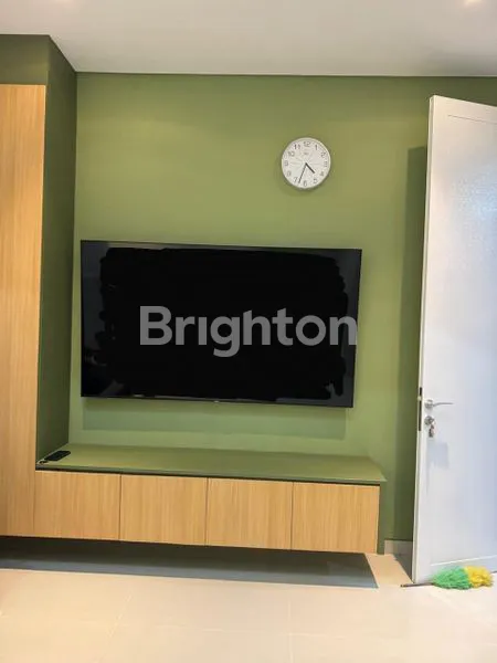 image RUMAH 2 LANTAI FULLY FURNISHED MINIMALIS MODERN DENGAN PAGAR TEMBOK & PINTU GERBANG BAJA (7)