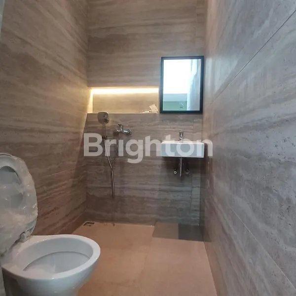 image RUMAH 2 LANTAI FULLY FURNISHED MINIMALIS MODERN DENGAN PAGAR TEMBOK & PINTU GERBANG BAJA (8)