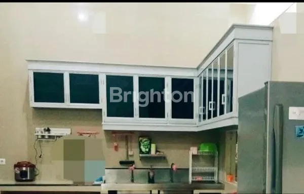 image RUMAH MEWAH 3 LANTAI SIAP HUNI DI JALAN ARIES, SURABAYA (3)