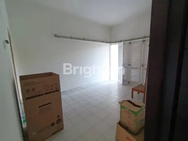 image RUMAH SECOND BHASKARA SARI SURABAYA TIMUR, BISA UNTUK KANTOR ATAU USAHA KOST (2)