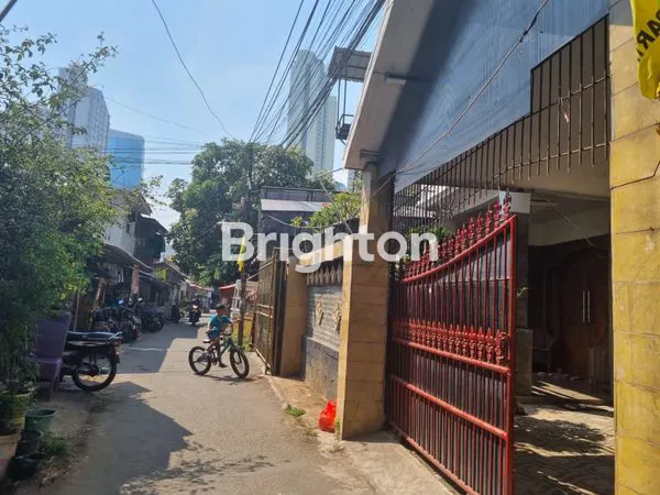 image RUMAH LUAS 8 KAMAR DI DURI KEPA (2)