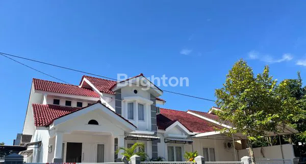 image RUMAH DI SEWAKAN DENGAN KEMEWAHAN DAN KENYAMANAN  (1)