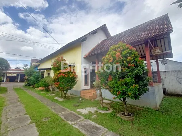 image RUMAH STRATEGIS DEKAT PASAR KAMULAN (1)