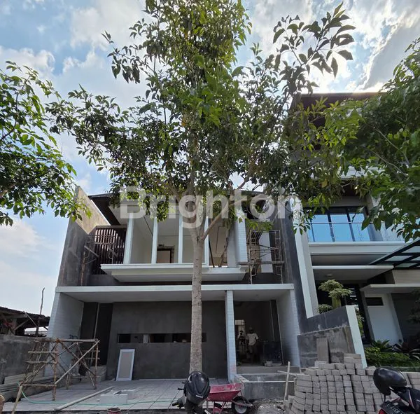 Gambar Property RUMAH WOODLAND BARU GRESS MEWAH