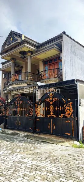 RUMAH MEWAH DAERAH PAMENANG