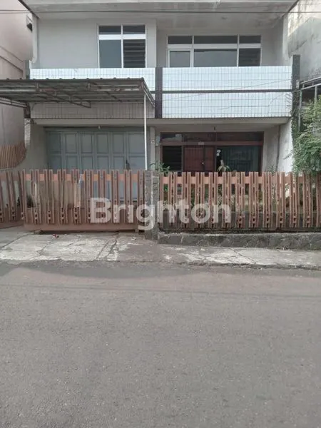 RUMAH 2 LANTAI STRATEGIS DI JL. GENDING, DEKAT FASILITAS UMUM