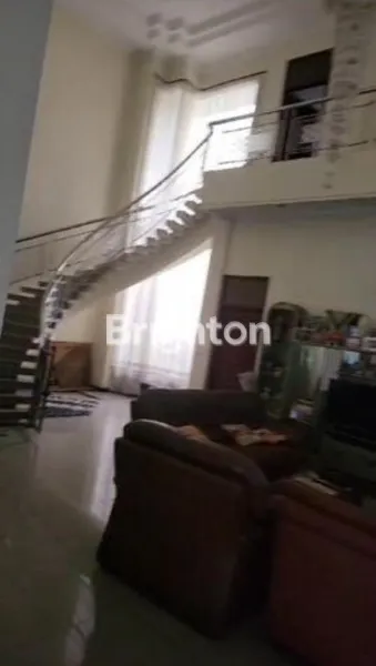 image RUMAH 2 LANTAI DI ARAYA JALAN KEMBAR PERUM BLIMBING INDAH (4)