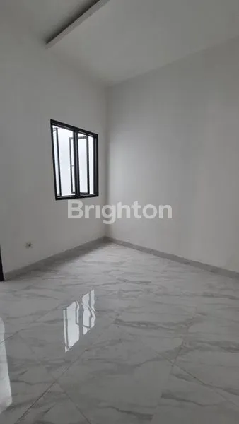 image RUMAH BARU 3 LANTAI NYAMAN DURI KEPA (7)