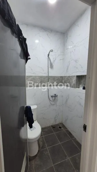 image RUMAH BARU 3 LANTAI NYAMAN DURI KEPA (5)