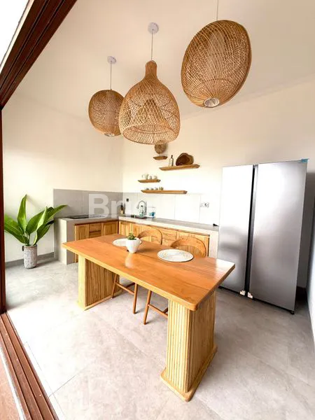 image DI SEWA RUMAH SEMI VILLA JALAN TAMAN SEMIYAK (8)