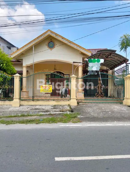image RUMAH IMPIAN KELUARGA BESAR – 6 KAMAR TIDUR, TANAH 647,8M²! (1)