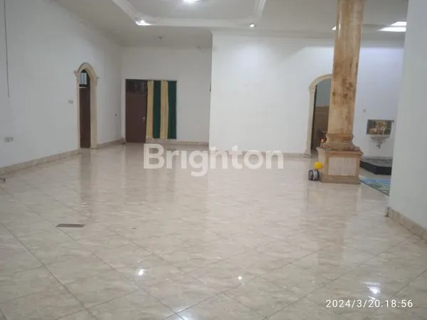 image RUMAH IMPIAN KELUARGA BESAR – 6 KAMAR TIDUR, TANAH 647,8M²! (2)