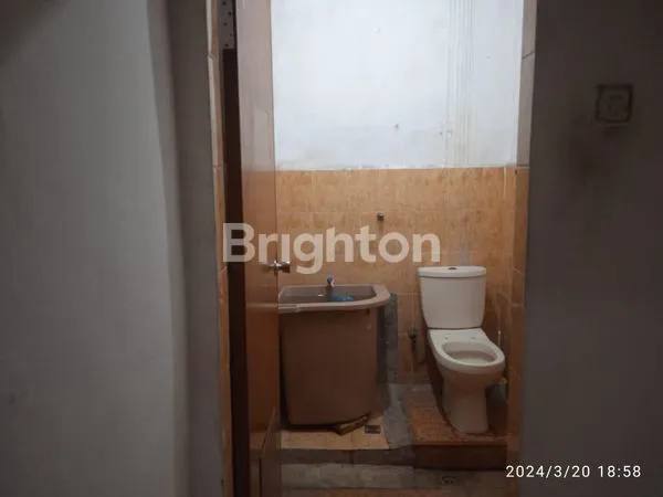 image RUMAH IMPIAN KELUARGA BESAR – 6 KAMAR TIDUR, TANAH 647,8M²! (7)