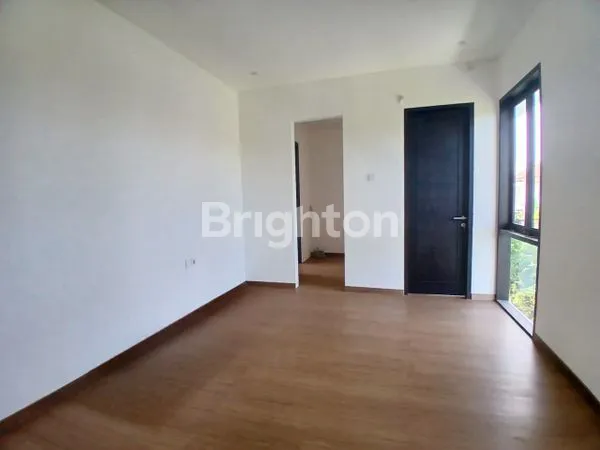 image VILLA 2 LANTAI BARU MODERN TROPIKAL DI SANUR – SEMI FURNISHED (2)