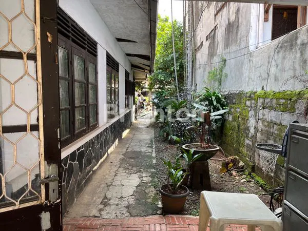 image RUMAH DAN TANAH LOKASI STRATEGIS DI TEBET (2)