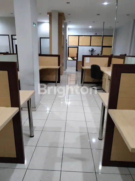 image RUMAH ATAU KANTOR RAYA SARONOJIWO , PANJANG JIWO SURABAYA , SIAP PAKAI  (5)