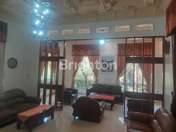 image RUMAH MEWAH SEMI-FURNISH RASA VILLA DI SIMALINGKAR MEDAN (4)