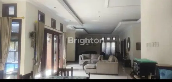 image RUMAH CANTIK SWIMMING POOL DISEWAKAN (3)