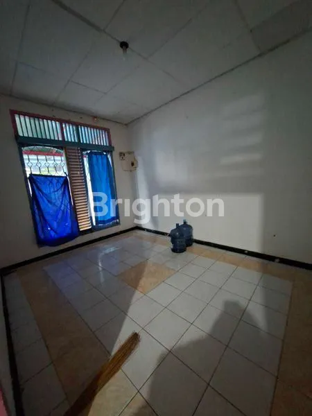 image RUMAH DENGAN PARKIRAN YANG LUAS DI GUNUNG SARI BALIKPAPAN (4)