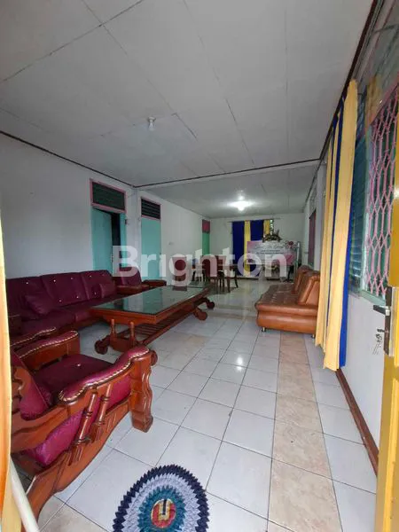 image RUMAH DENGAN PARKIRAN YANG LUAS DI GUNUNG SARI BALIKPAPAN (2)