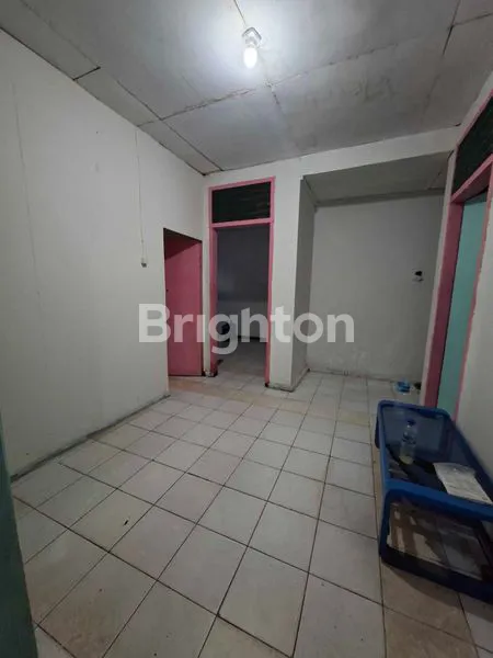 image RUMAH DENGAN PARKIRAN YANG LUAS DI GUNUNG SARI BALIKPAPAN (3)